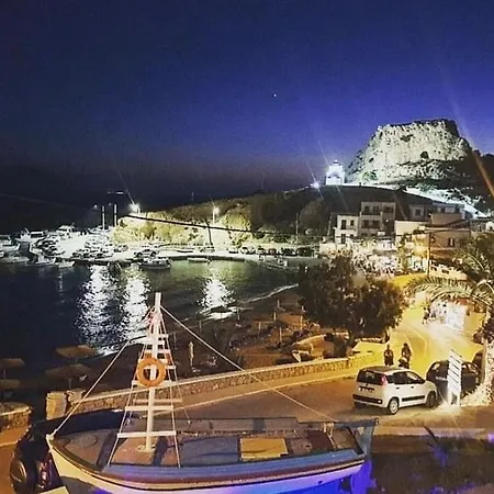 Grannys * Foiníkion