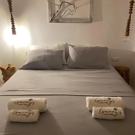 Grannys فيلة Foiníkion