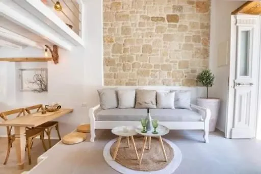 Grannys * Foiníkion